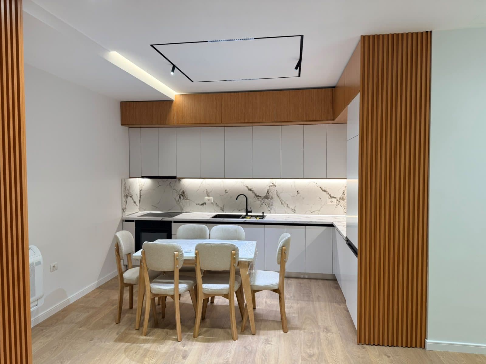 Apartament 2+1+2 + Ballkon me qira – Rruga 5 Maji ! 2