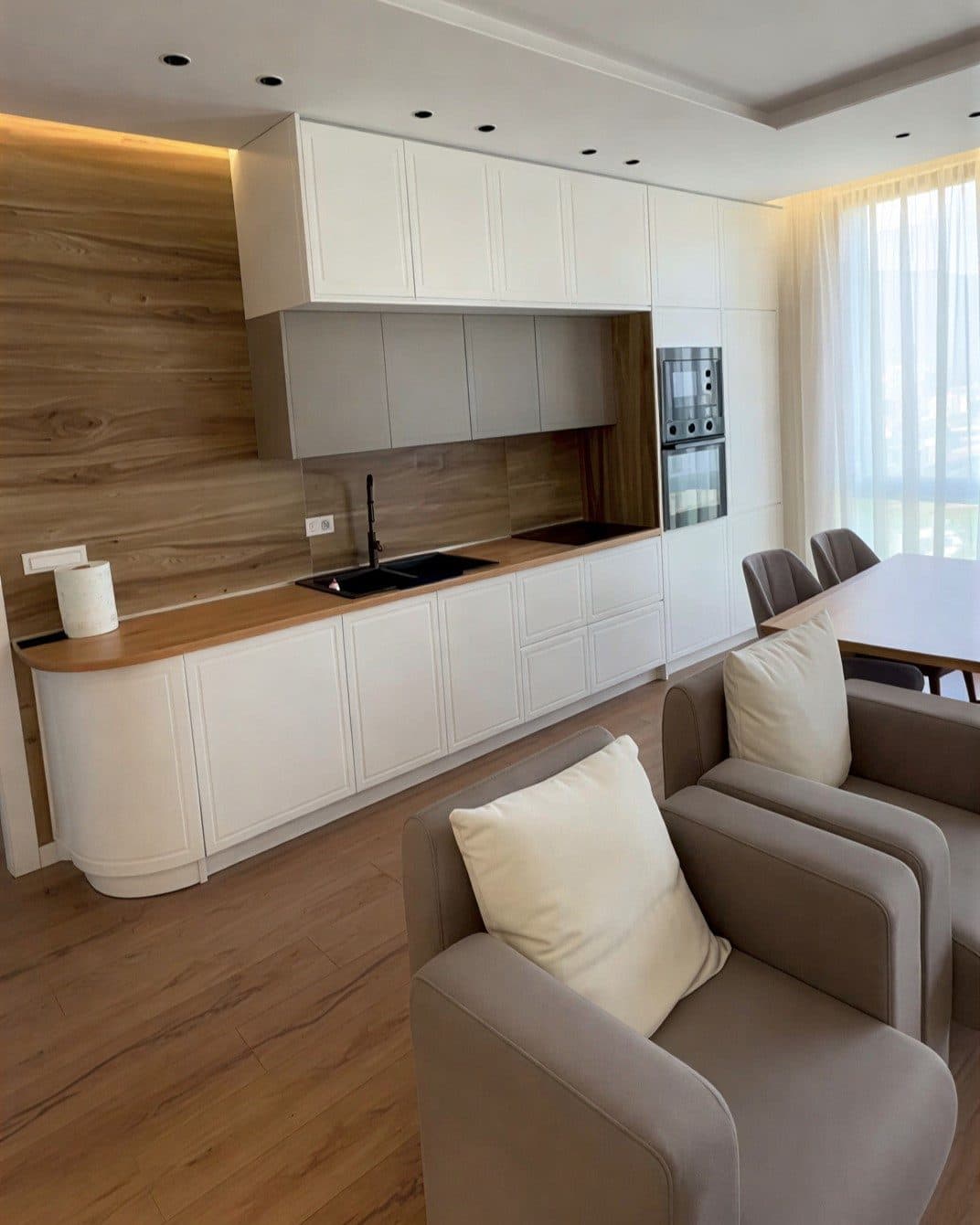 Apartament luksoz 1+1 me qira – Bulevardi i Ri ! 4