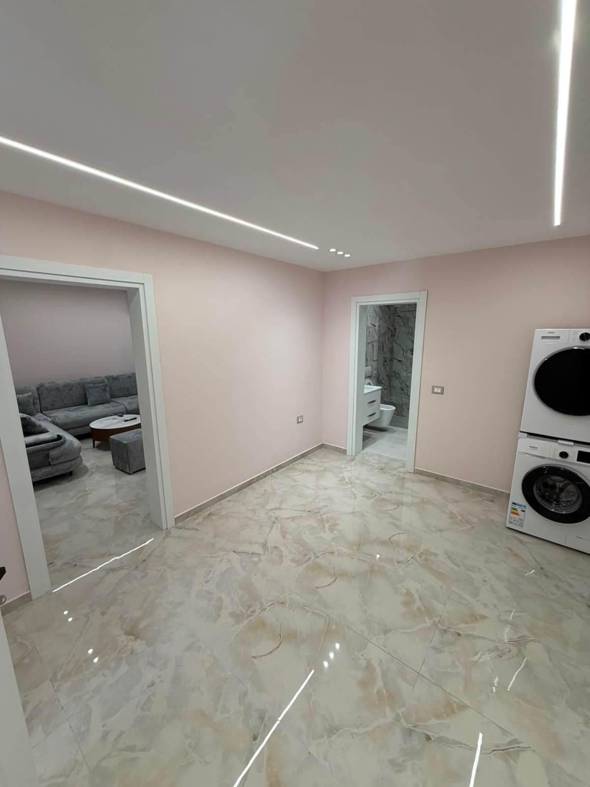 Apartament 2+1+2 + Parkim me Qira - Rruga e Elbasanit ! 3