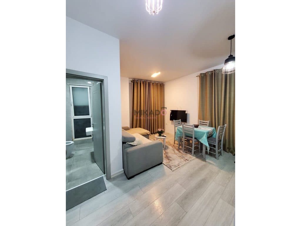 📌Apartament 1+1 me qira – Komuna e Parisit ! 2