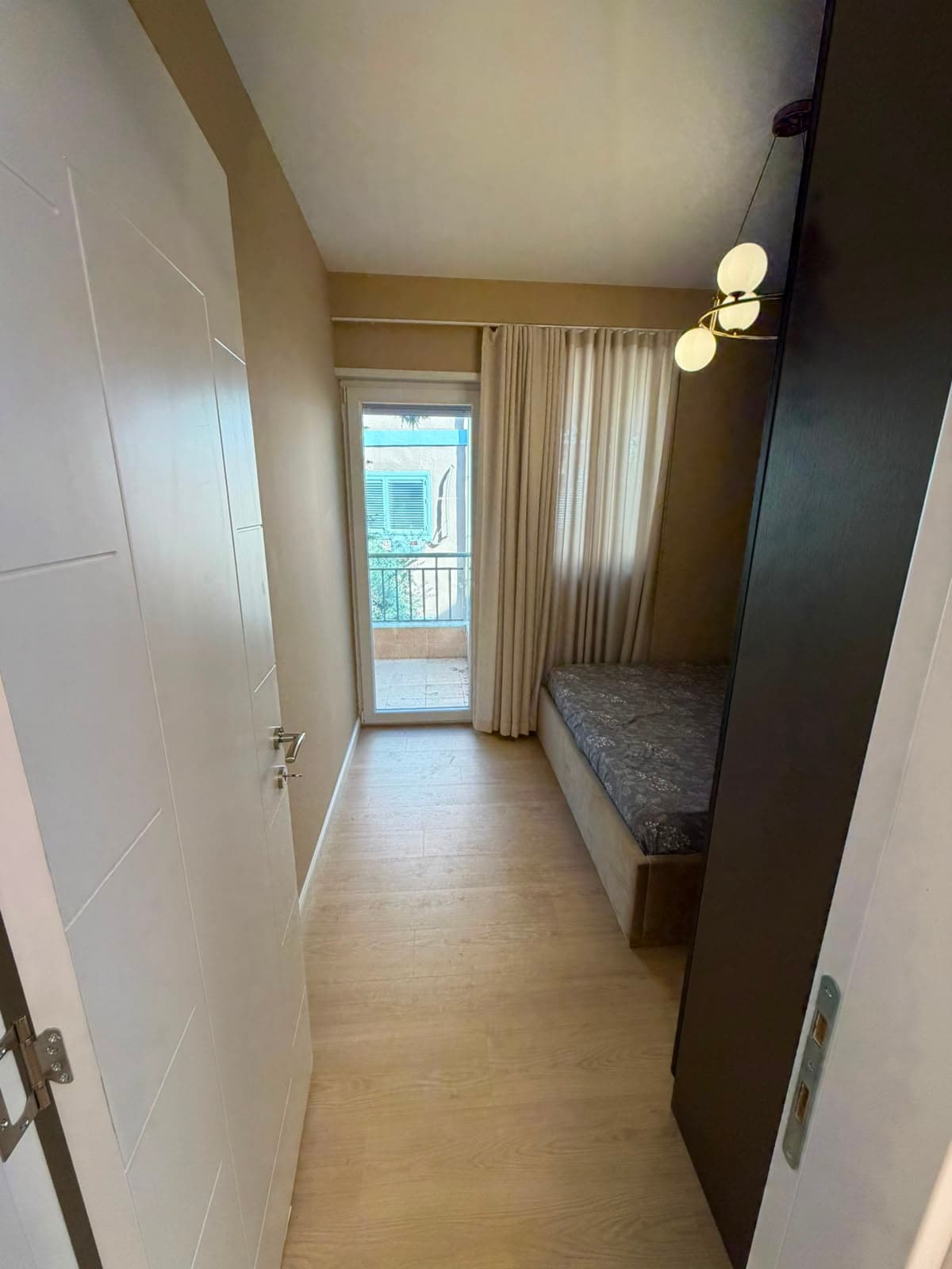 Apartament 1+1 me qira – Materniteti i Ri ! 4