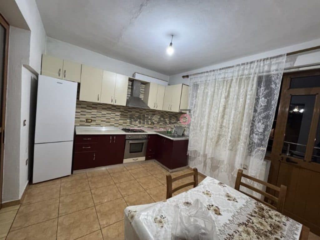 Jepet me qira apartament 2+1 ne Xhamllik - afer Venue Club! 2