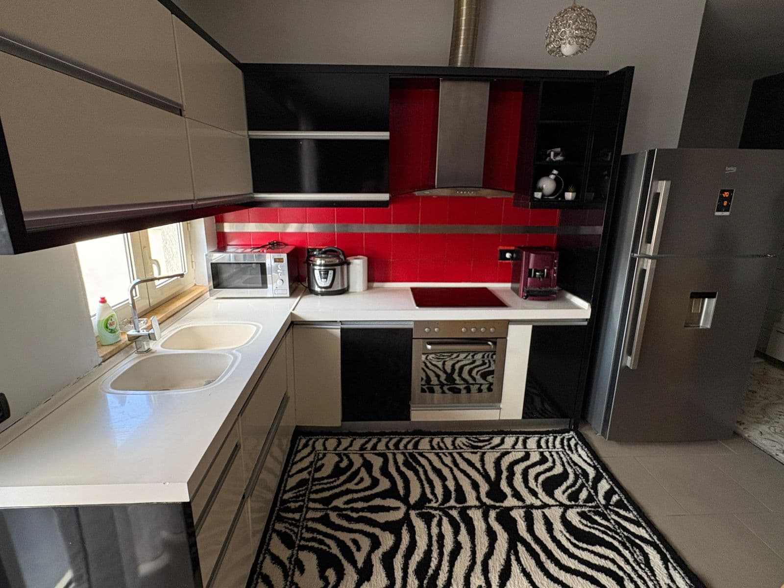Apartament 2+1 me qira – pranë Njësise Bashkiake Nr. 2, Tregu Elektrik ! 3
