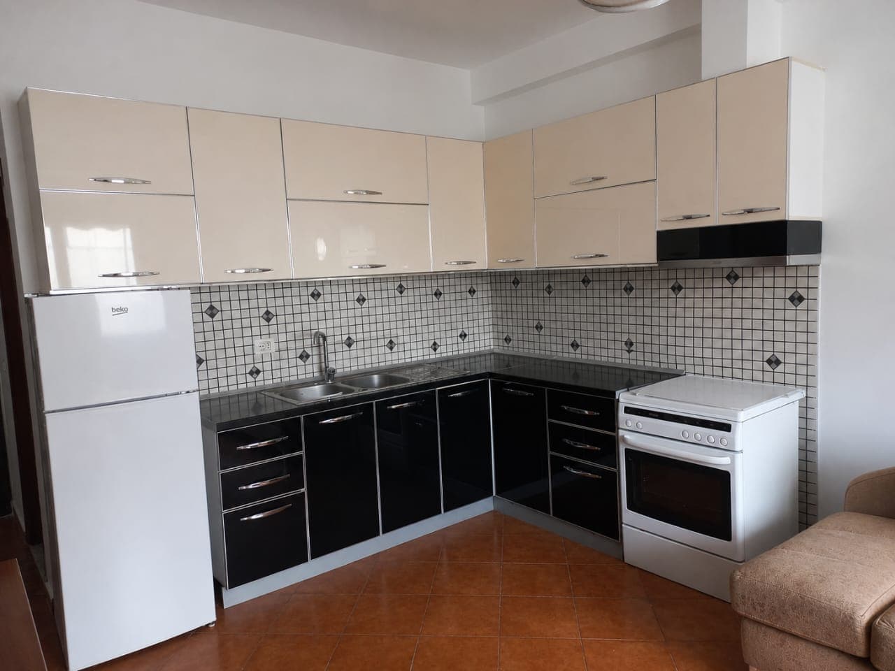 Apartament 1+1 me qira – Astir (tek Rrethi) ! 2