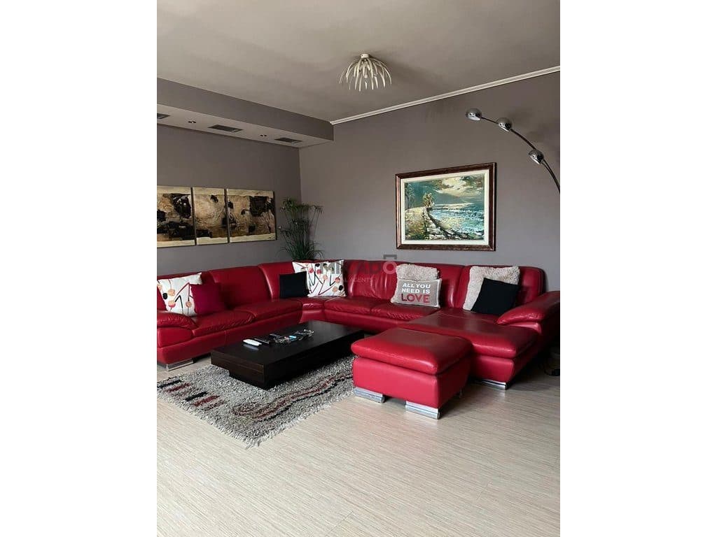 Jepet Apartament Luksoz me Qira – tek Ish Ekspozita! 2