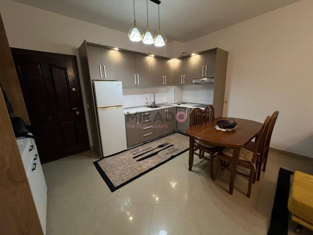 Jepet me Qira Apartament 1+1+ ballkon – Astir ! 3