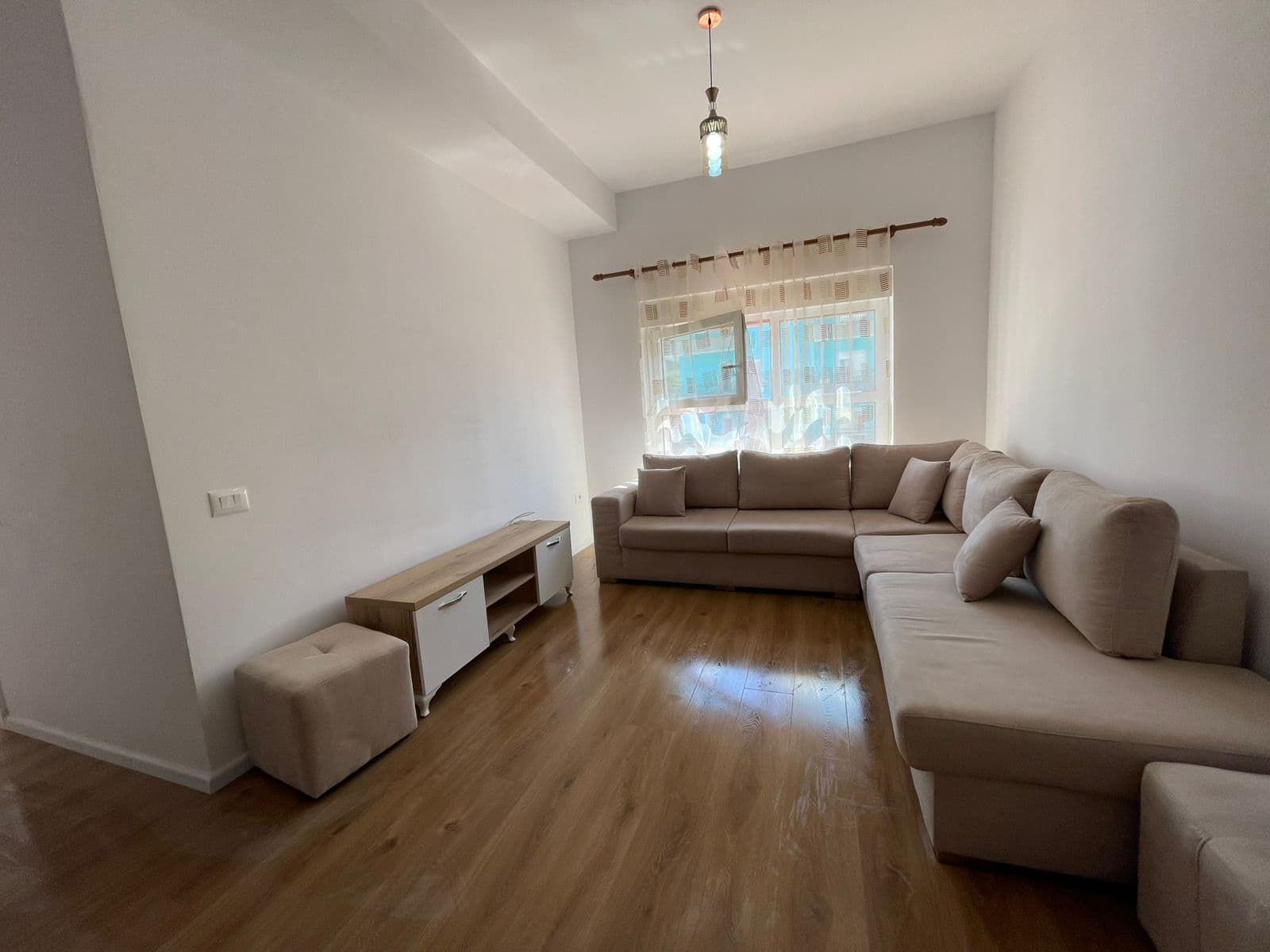 Jepet Apartament 2+1 me qira – Ali Demi !