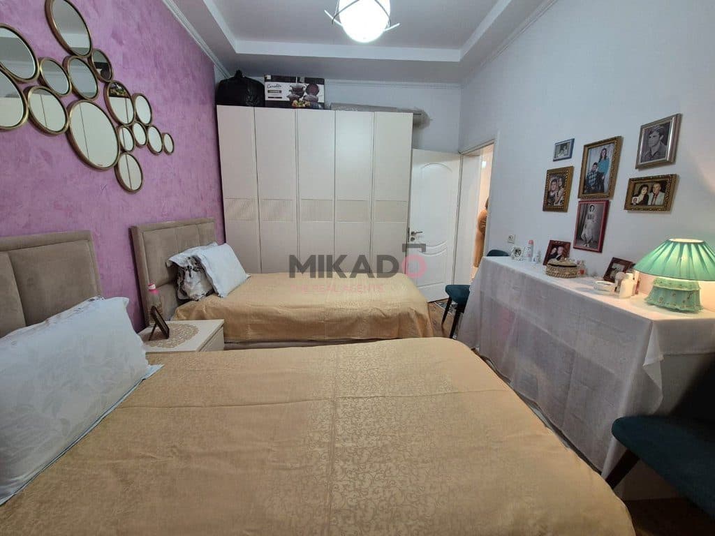 Shitet apartament 2+1+2 afer Stadiumit Dinamo! 4