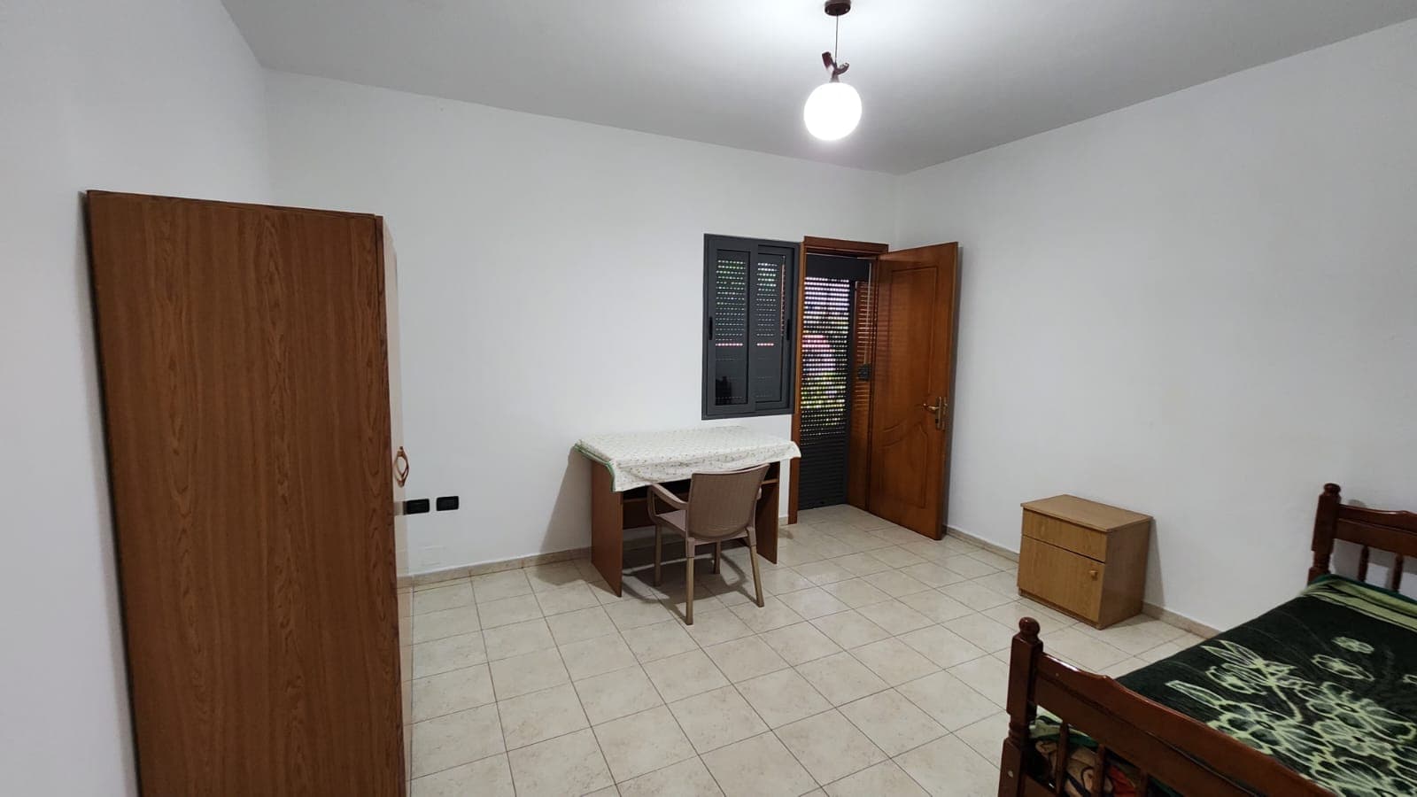 Apartament 4+1 me qira – tek Vilat Amerikane ! 4