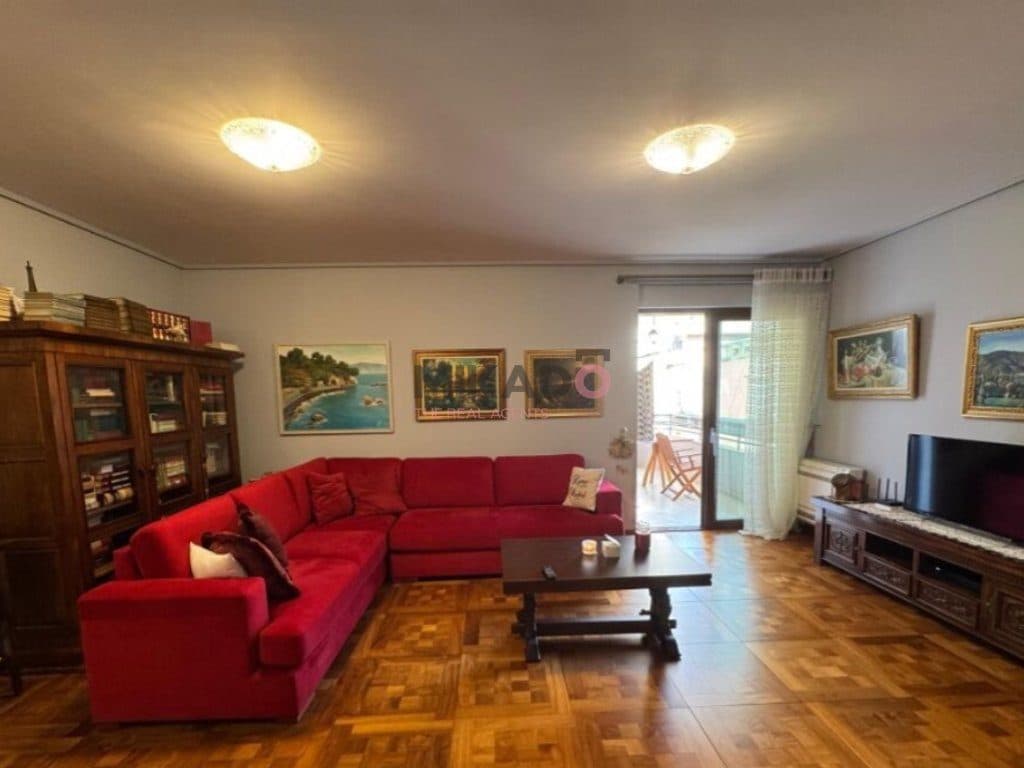 Shitet Apartament 2+1+2 ne Bllok!