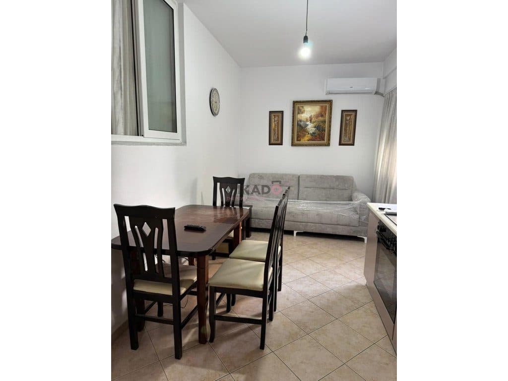 Apartament 1+1 me qira – Komuna e Parisit, Kika 1 !