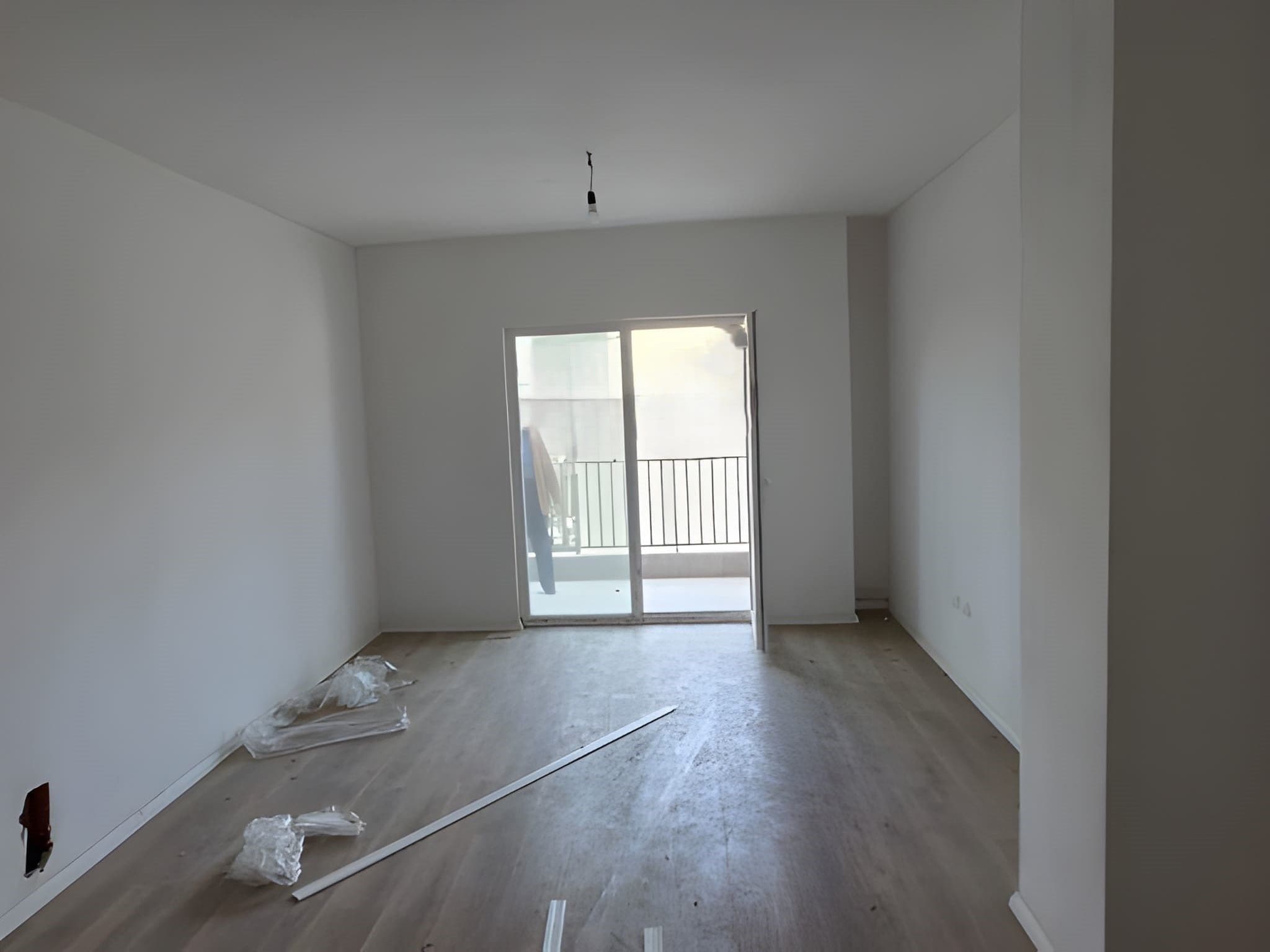 Shitet apartament i ri 1+1 – Kompleksi AURA, rr. Dritan Hoxha ! 3