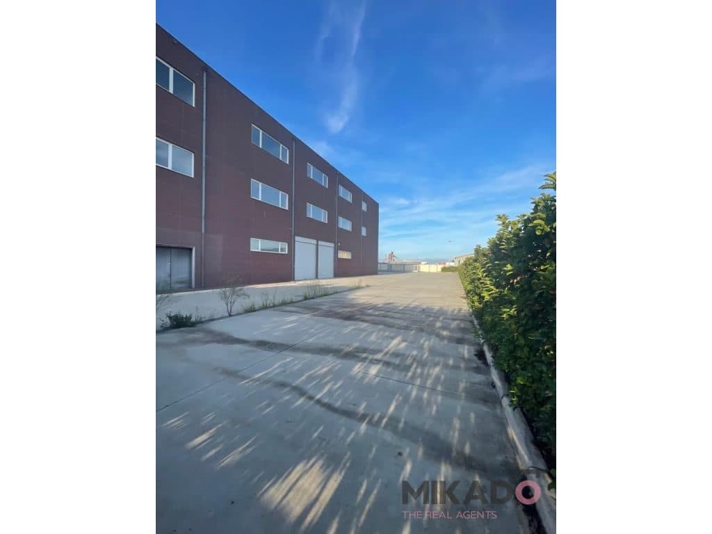 Shitet Ambjent Industrial Super Luksoz ne Durres, Xhafzotaj!!! 3