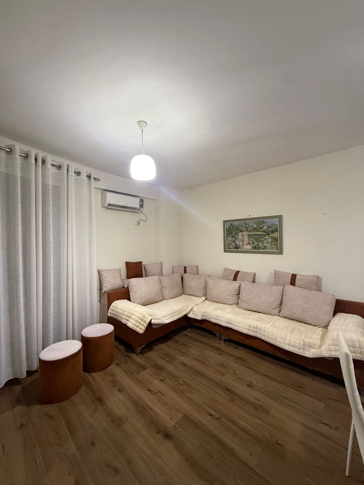 Jepet me Qira Apartament 2+1+ 2 Ballkone – Astir ! 2