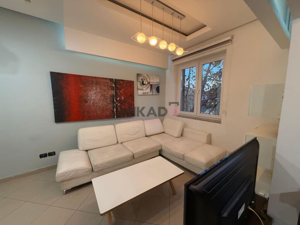 Jepet me Qira Apartament 2+1 ne Hyrje te Bllokut! 2