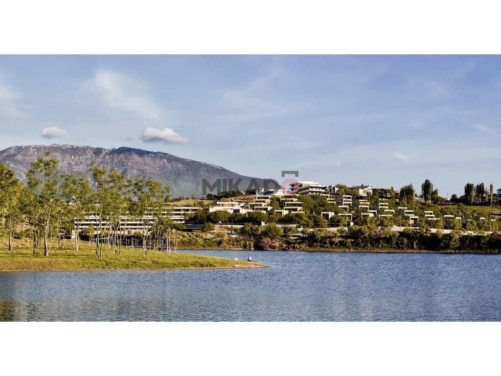 Shitet Apartament 3+1+2 tek Farka Lake Front Residence, Liqeni i Farkes!
