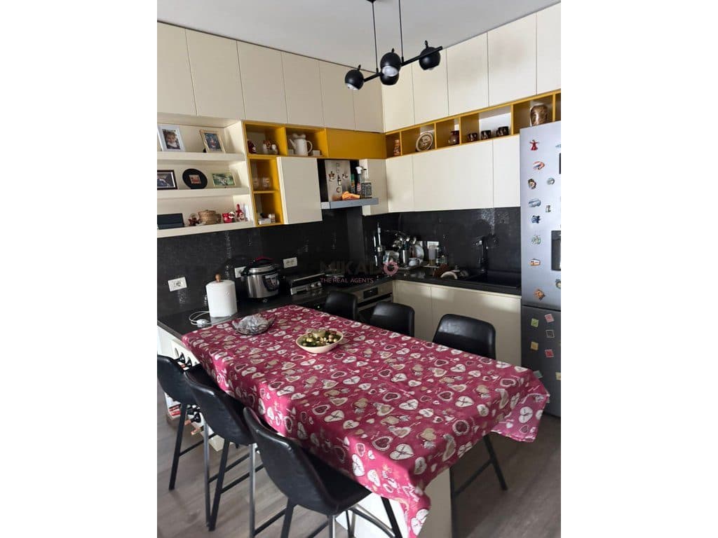 Shitet Apartament 2+1+2 tek Kompleksi FZ, Liqeni i Thate! 3