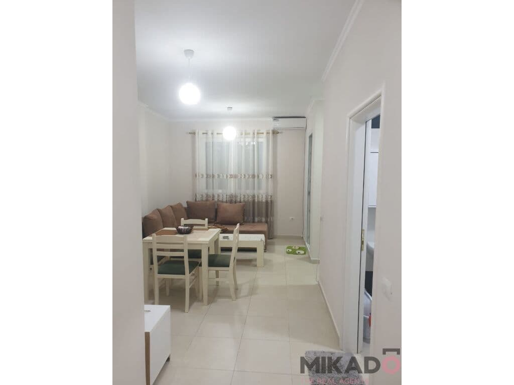 Shitet Apartament 2+1 - Porto Lalzi! 2