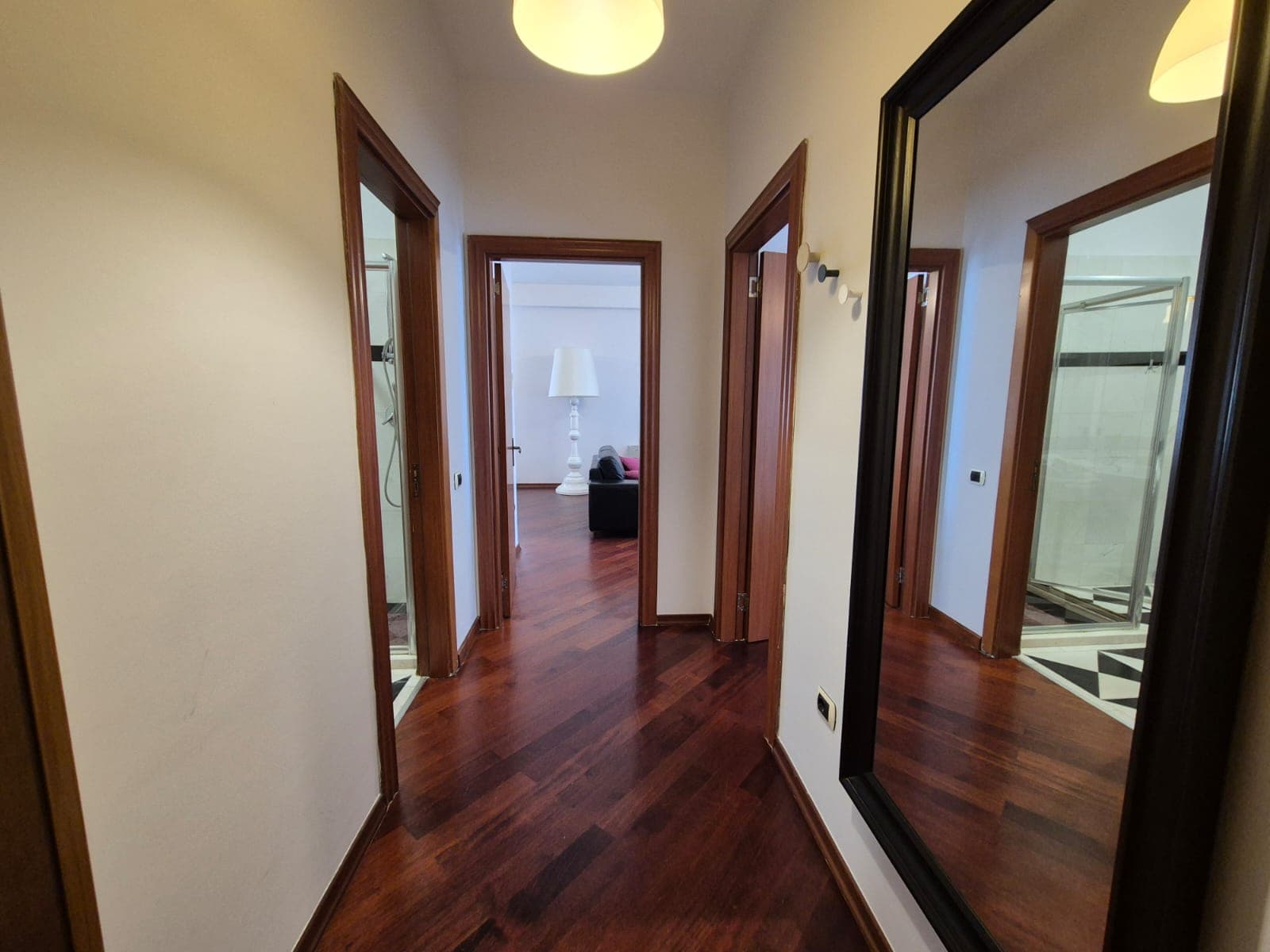 Jepet me qira apartament 2+1+2dhe 1 post parkimi tek Sheshi Willson! 3