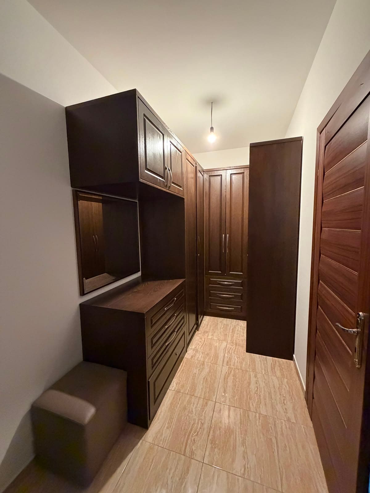 Disponojme Apartament 2+1+2 talete + 2 ballkone me qira – Astir ! 4