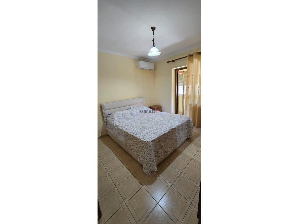 Shitet apartament 2+1+2+2 prane shkolles Jeronim De Rada! 4
