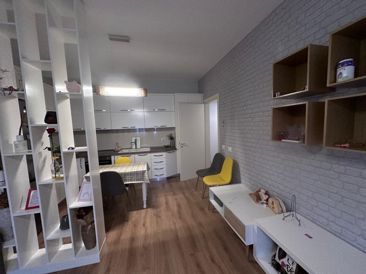 Jepet me qira apartament 1+1 ne Selite! 3
