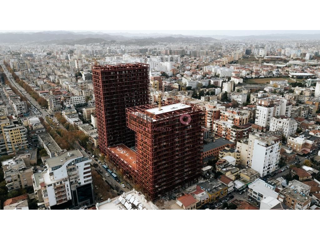 Jepet me Qira Ambient tek Rruga e Kavajes!