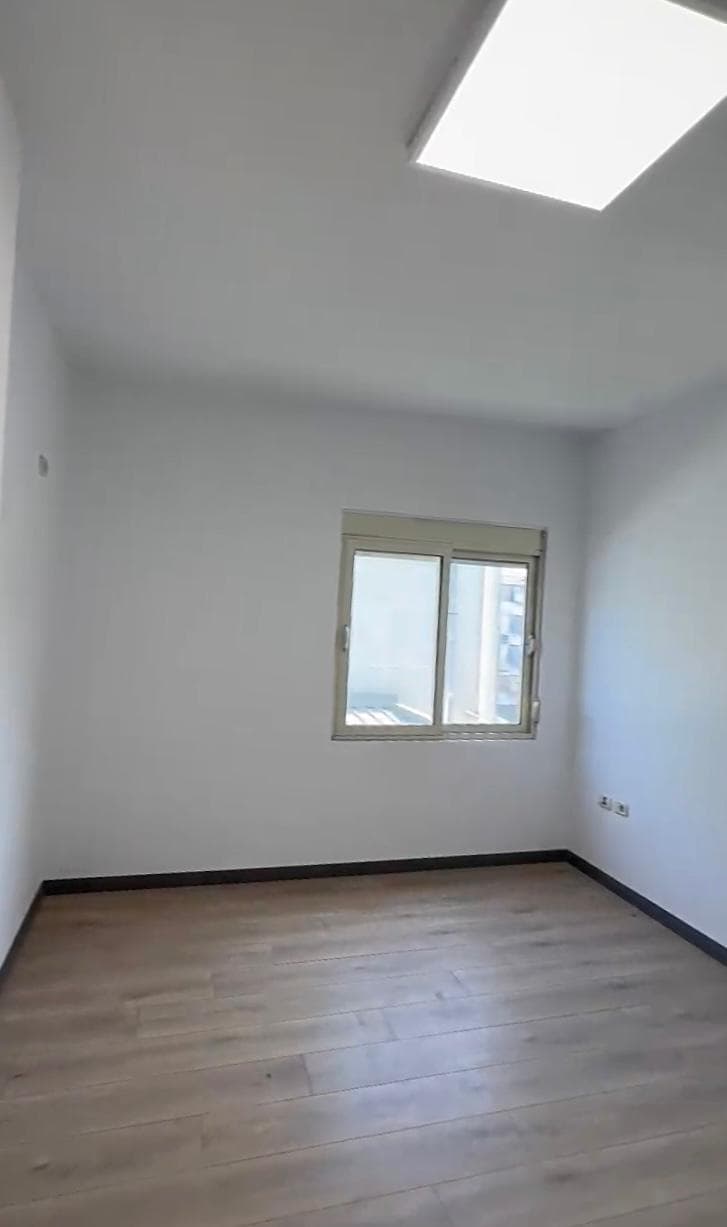 Shitet Apartament 2+1 prane Qendres Kristal! 3