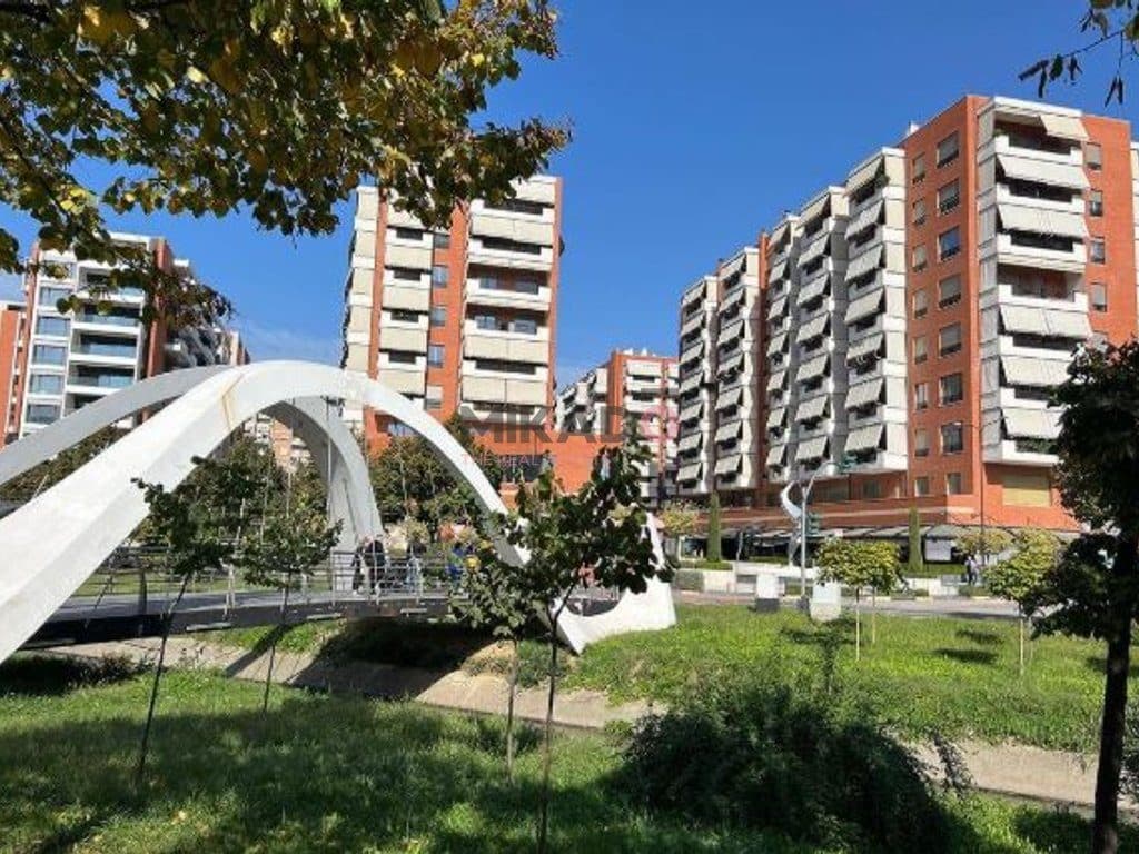 Shitet apartament 2+1 + garderobë – përballë Delijorgjit !