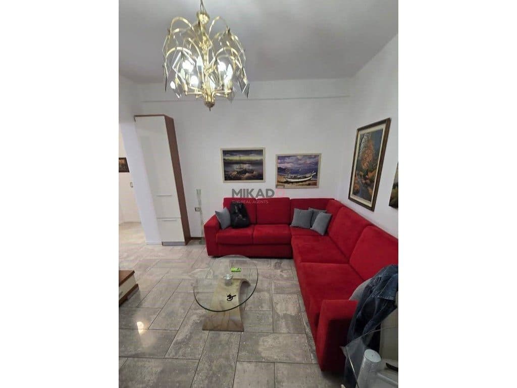 Jepet me Qira Apartament 2+1 – Përballë Medresesë !