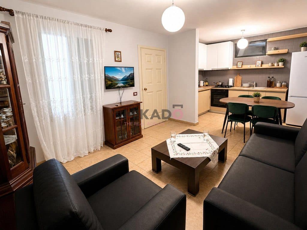 Shtepi 1 katëshe me Qira - Rruga Naum Veqilharxhi, pranë Venue Bar ! 3