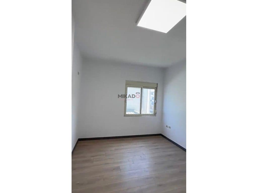 Shitet Apartament 2+1 prane Qendres Kristal! 3