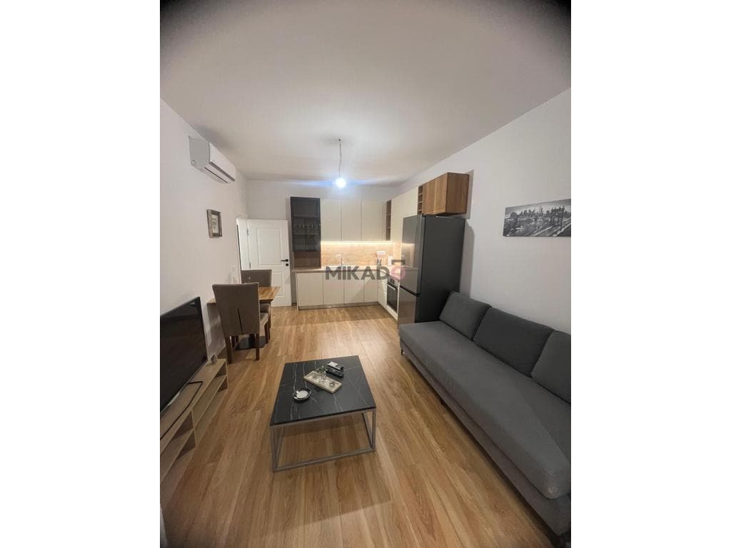 Jepet me Qira Apartament 2+1 tek Kryqezimi 21 Dhjetori !