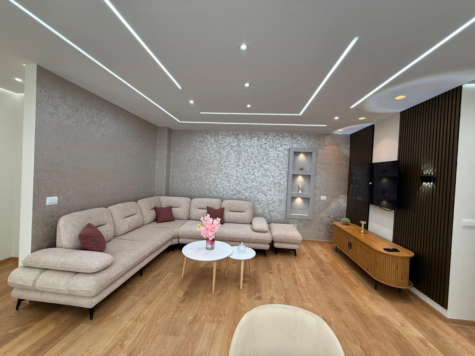 JEPET ME QIRA – APARTAMENT MODERN 2+1+2 + DEPO | Laprake ! 2