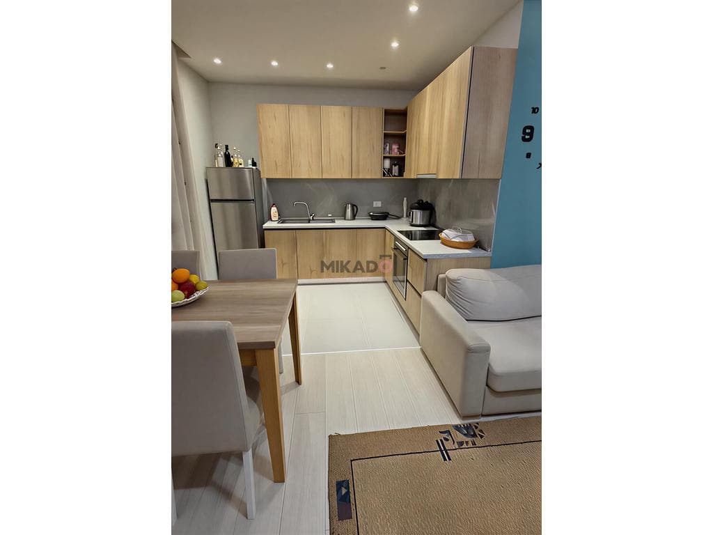 Jepet Apartament me Qira 1+1 në Astir – Me Super Verandë!