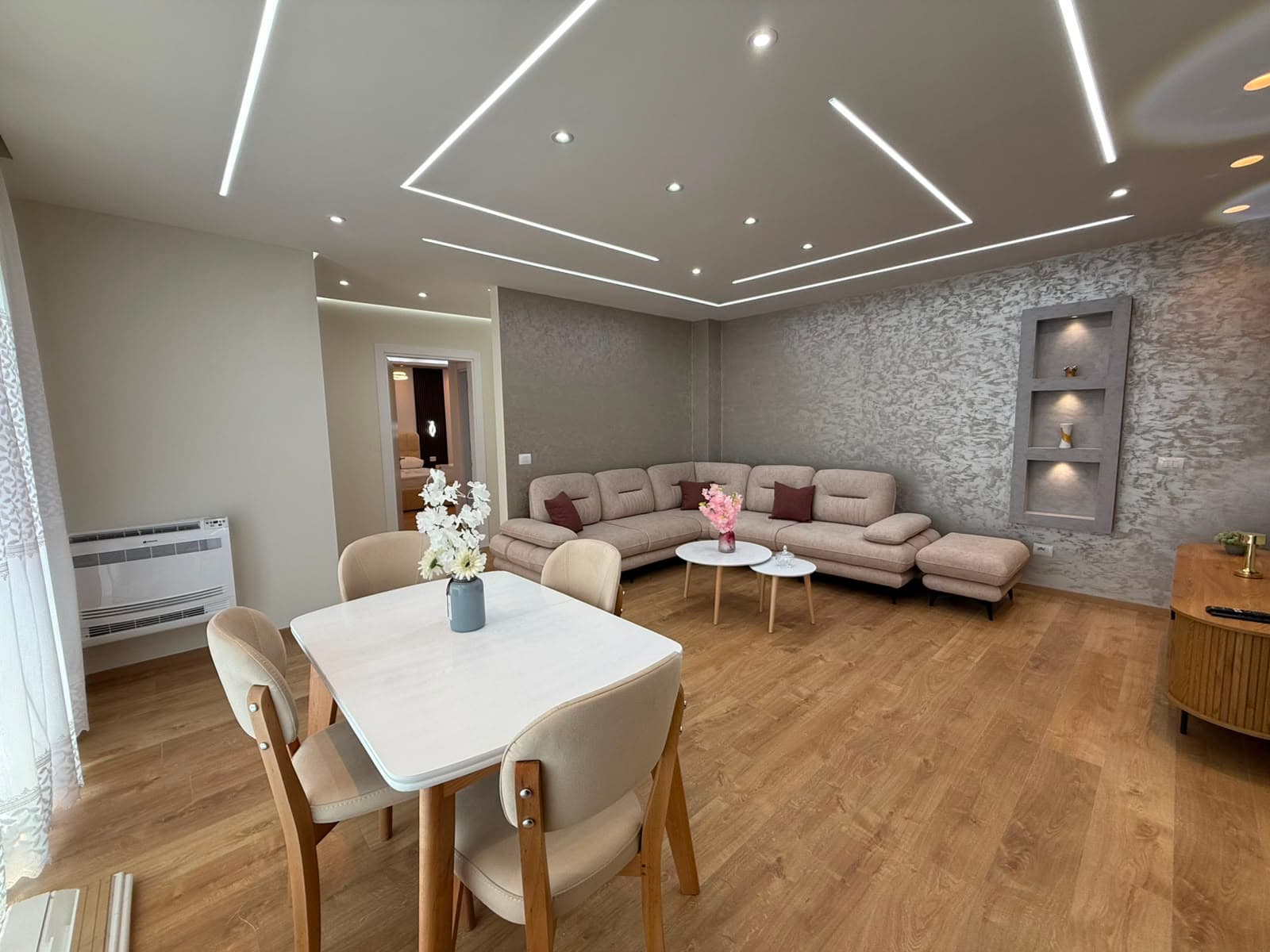 JEPET ME QIRA – APARTAMENT MODERN 2+1+2 + DEPO | Laprake !