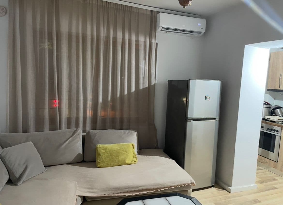 Apartament 1+1 me qira – Perballë Harry Fultz ! 2