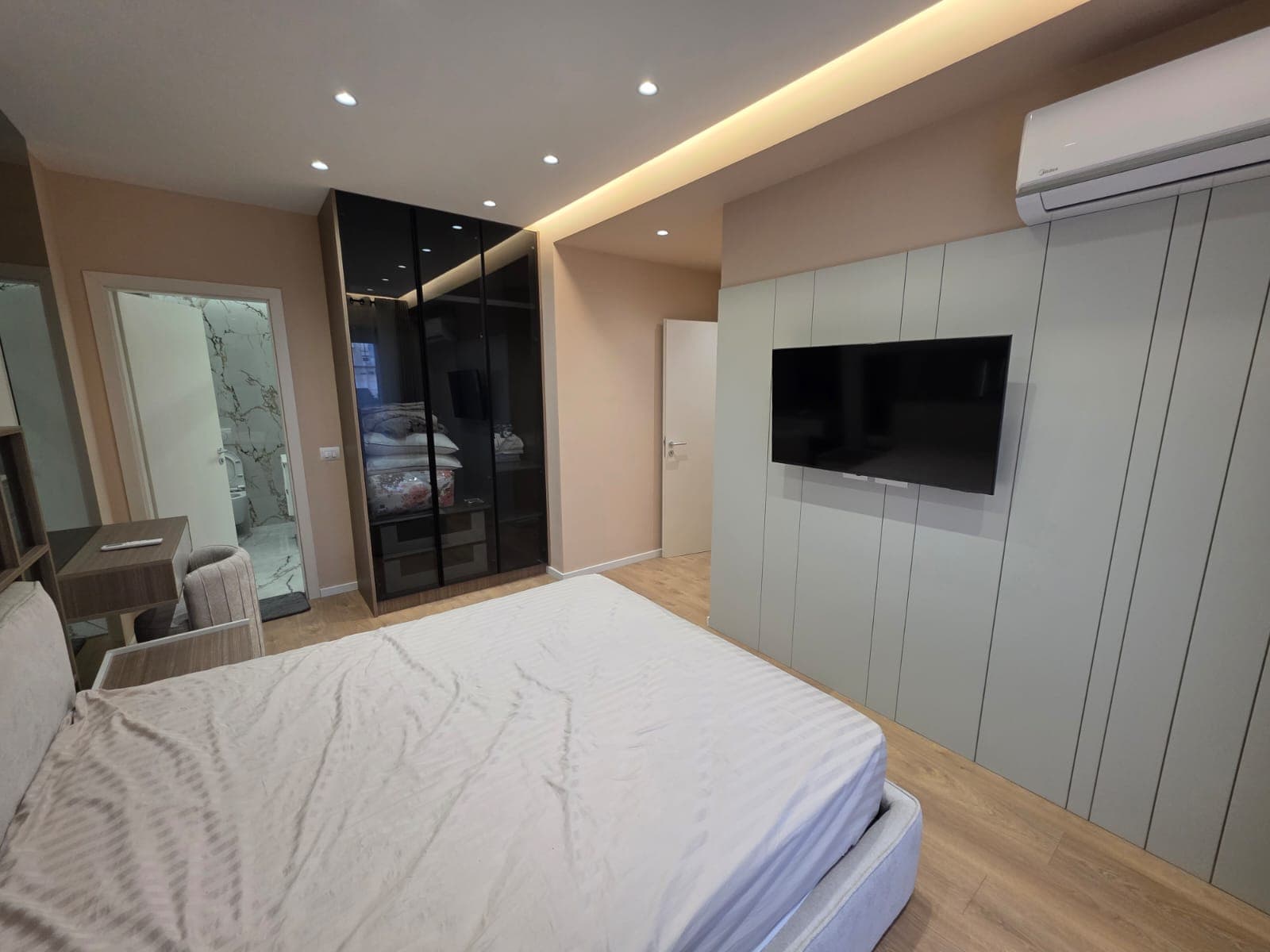 Shitet Apartament Modern 2+1+2 – Rruga e Durrësit ! 4
