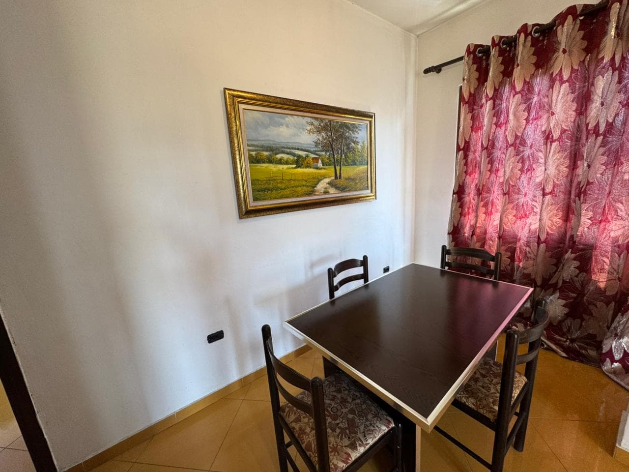 Jepet me Qira Apartament 1+1 – 21 Dhjetori ( Afer inxhinierise ) ! 2