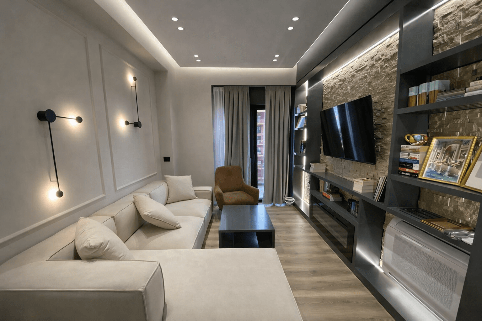 Jepet Apartament 1+1 me qira – Square 21 ! 4