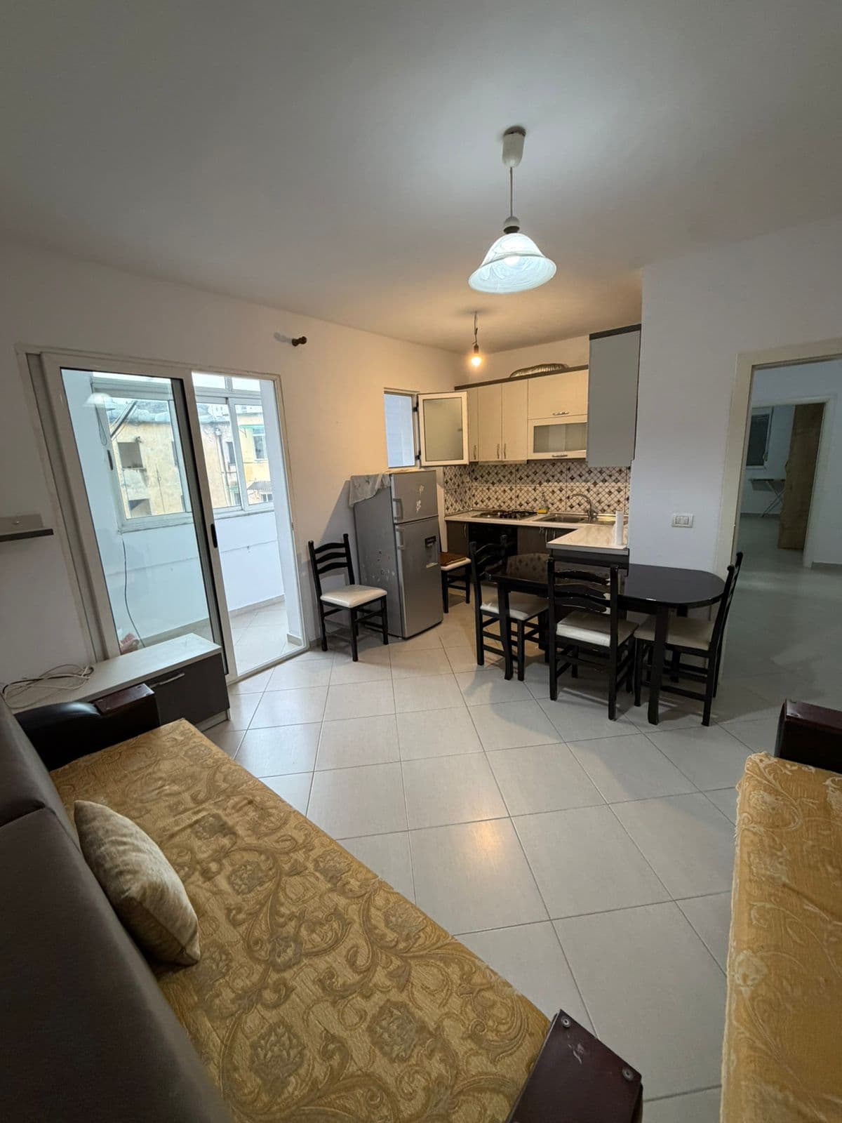 Apartament 1+1 me qira – Pallati me Shigjeta !