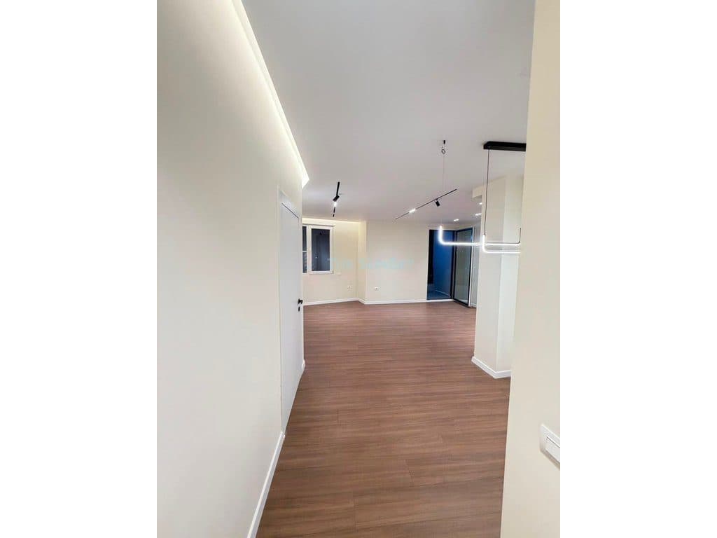 Apartament 2+1 për shitje prapa Maternitetit të Ri 3