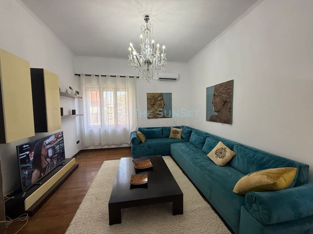 Studio për qira pranë Downtown