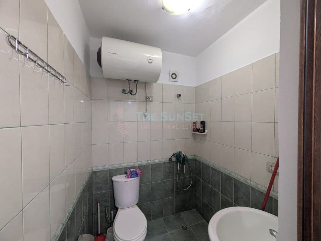 Apartament 1+1 për qira në Misto Mame 4