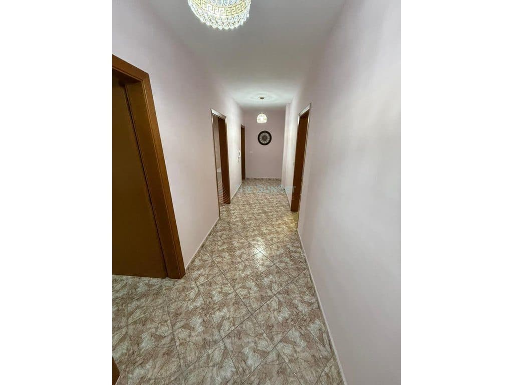 Apartament 2+1 për qira te Sheshi Wilson 3