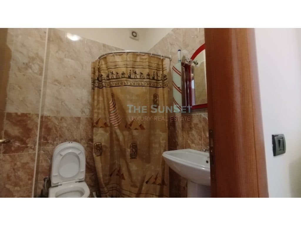 Apartament 1+1 për qira ditore te Pazari i Ri- Parkim i perfshire 3