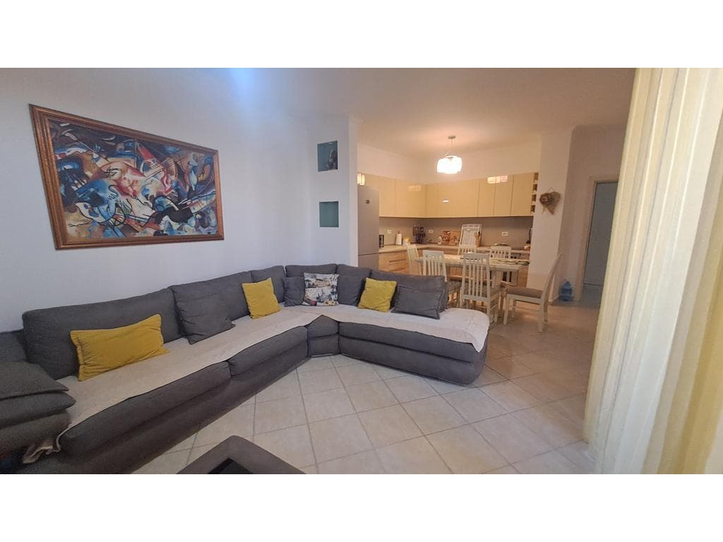 Apartament 2+1 për qira në zonën e Astirit 4