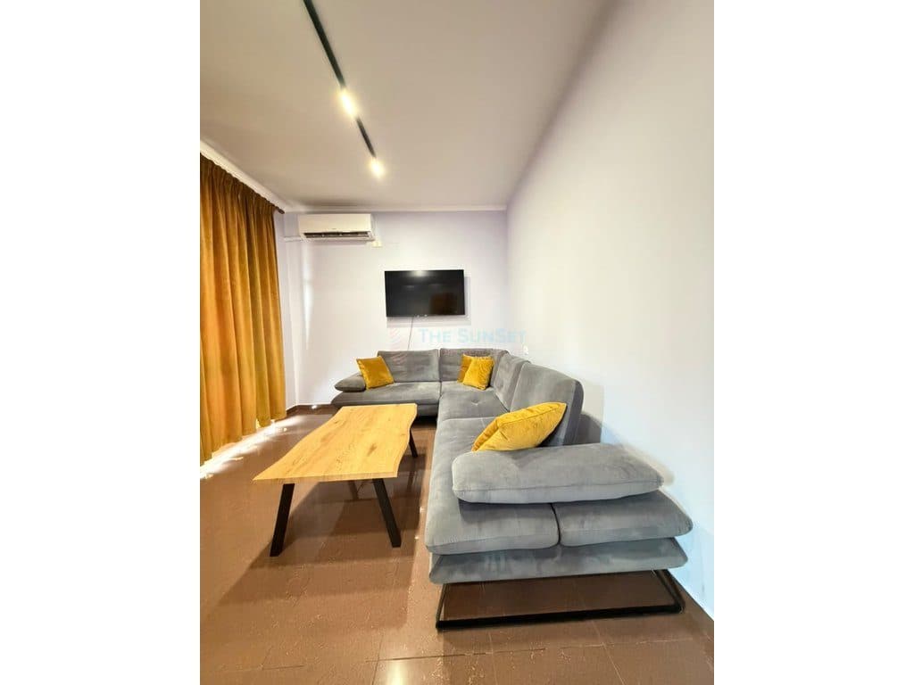 Apartament 1+1 për qira ditore te Pazari i Ri