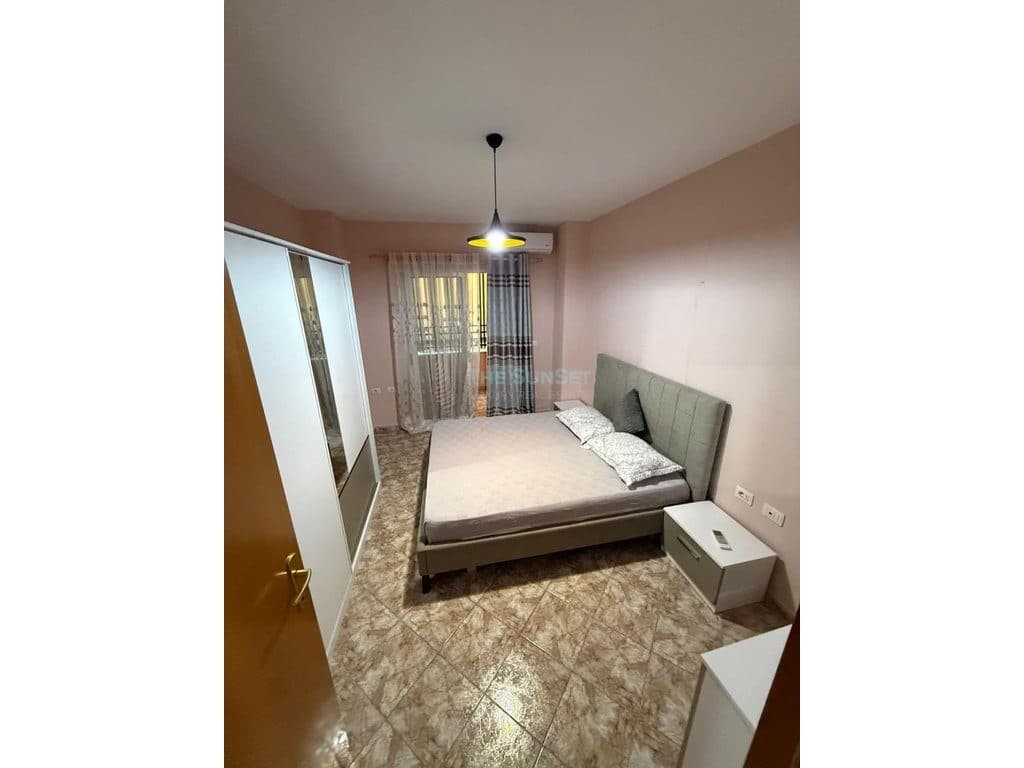 Apartament 2+1 për qira te Sheshi Wilson 4