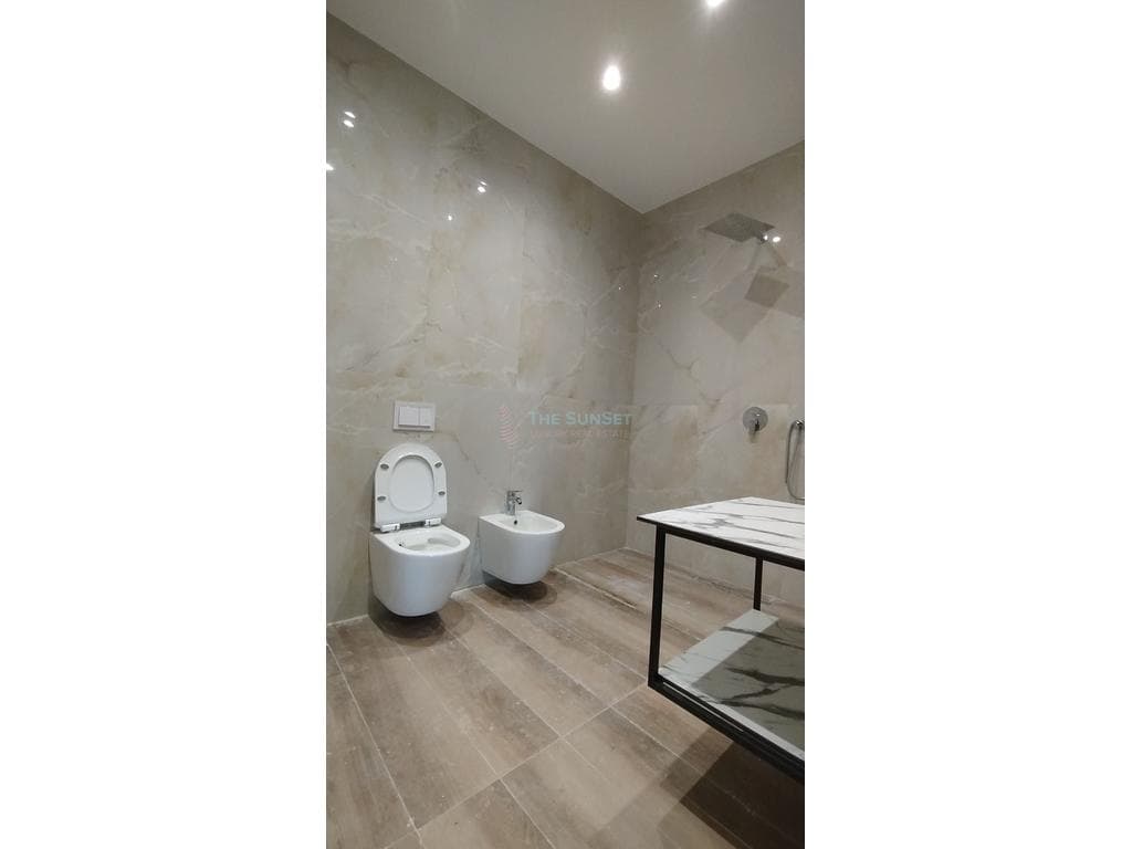 Penthouse per shitje TEG 4